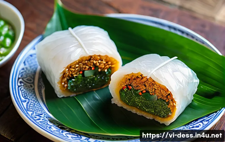 디저트 전문가의 문화적 감각 키우기 - A close-up, high-resolution image of traditional Vietnamese Bánh Chưng presented on a rustic wooden ...